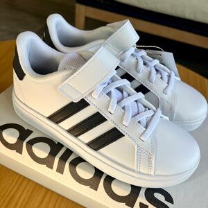 Brand new kids Adidas grand court sneakers size 2